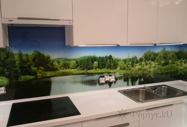 Фартук для кухни фото: голубое небо, озеро мечты, заказ #КРУТ-121, Белая кухня. Изображение 111436