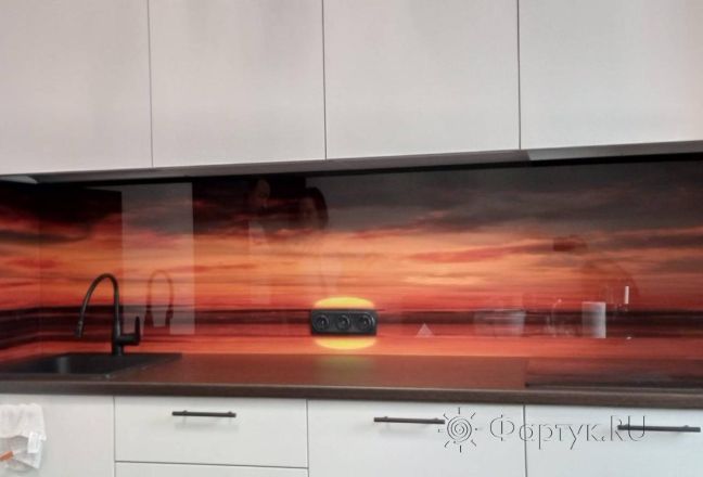 Фартук для кухни фото: красивый закат, заказ #ГОУТ-114, Белая кухня. Изображение 201330