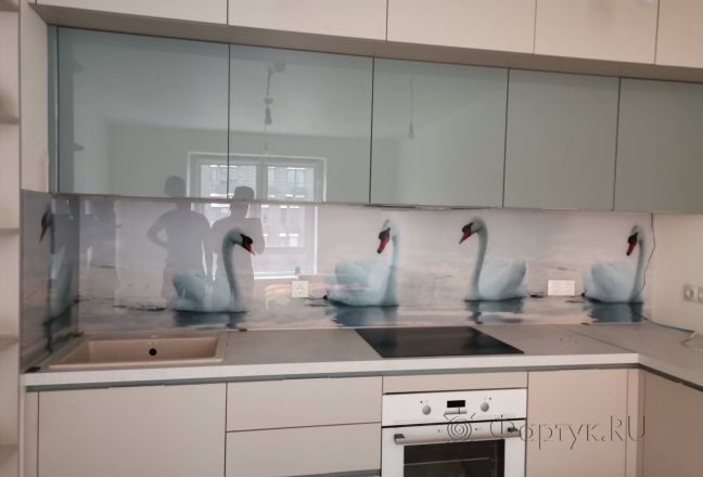 Фартук с фотопечатью фото: лебеди на воде, заказ #ИНУТ-12703, Коричневая кухня. Изображение 85180