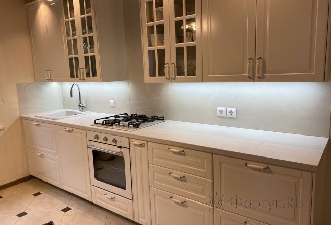 Фартук для кухни фото: однотонный цвет, заказ #КРУТ-3404, Белая кухня.