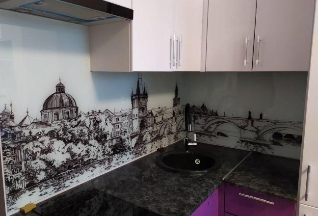 Фартук фото: рисованная прага, заказ #ИНУТ-4751, Фиолетовая кухня. Изображение 110886