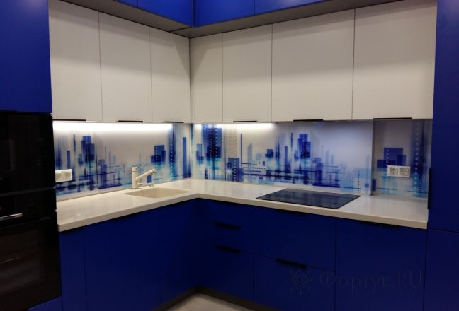 Стеклянная фото панель: рисованный город, заказ #ИНУТ-6325, Синяя кухня. Изображение 230680