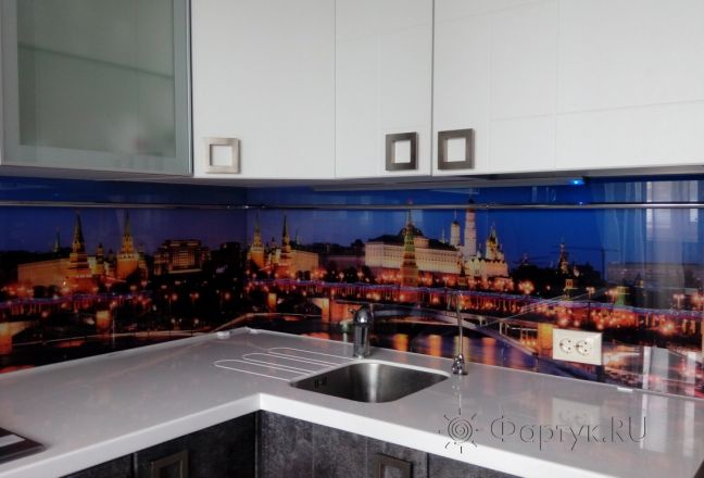 Стеновая панель фото: вечерняя москва, заказ #УТ-2044, Серая кухня. Изображение 80308