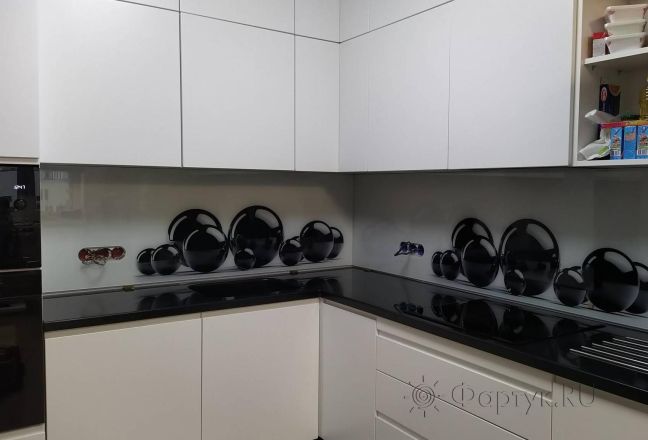 Фартук для кухни фото: 3d шары , заказ #ИНУТ-7700, Белая кухня. Изображение 110412
