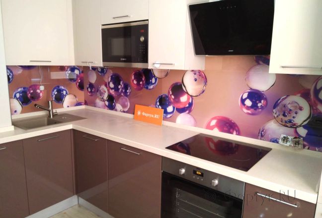 Фартук с фотопечатью фото: 3d- шары в фиолетовом оттенке, заказ #ГМУТ-591, Коричневая кухня. Изображение 181442