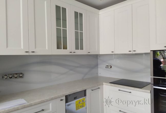 Фартук для кухни фото: абстрактные гладкие блестящие серые линии, заказ #ИНУТ-9516, Белая кухня. Изображение 334634