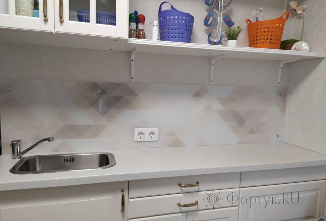 Фартук для кухни фото: абстрактный геометрический узор, заказ #ИНУТ-9497, Белая кухня. Изображение 300500