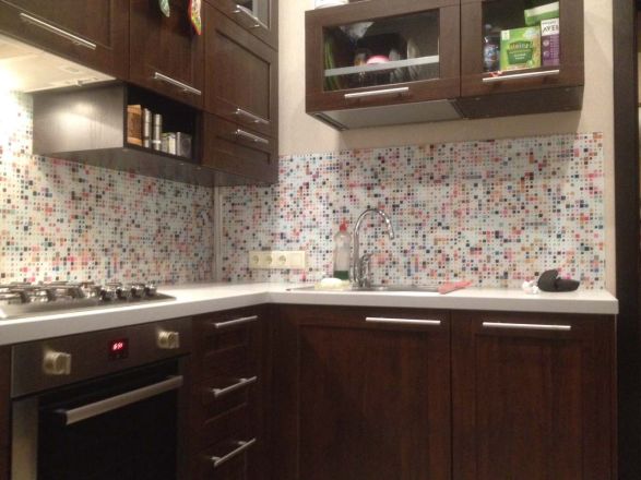 Фартук с фотопечатью фото: абстракция: разноцветные пиксели, заказ #УТ-1422, Коричневая кухня.