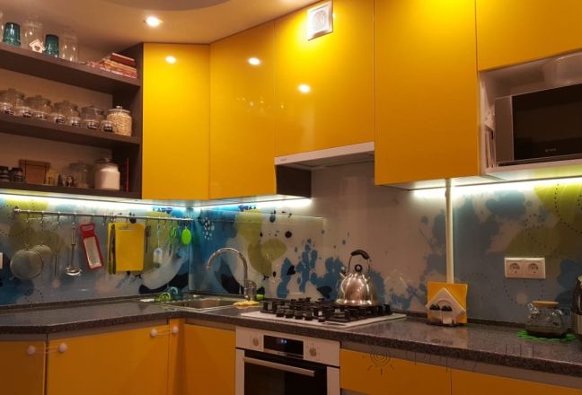 Скинали для кухни фото: абстракция в зелено-голубых тонах, заказ #ИНУТ-8317, Желтая кухня.