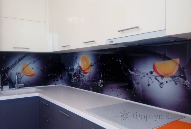Стеновая панель фото: апельсины на сером фоне, заказ #ИНУТ-1358, Серая кухня. Изображение 199560
