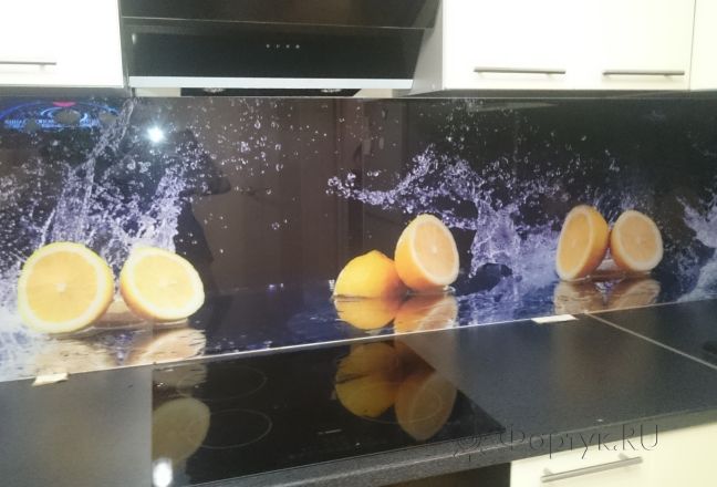 Скинали для кухни фото: апельсины в брызгах воды, заказ #КРУТ-375, Желтая кухня. Изображение 132256