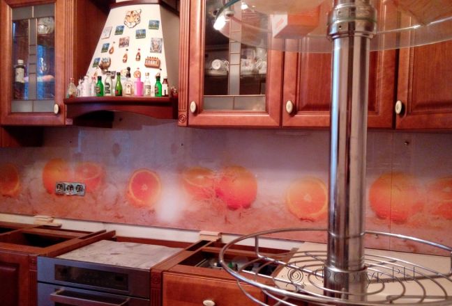 Фартук с фотопечатью фото: апельсины в воде, заказ #УТ-860, Коричневая кухня. Изображение 112086