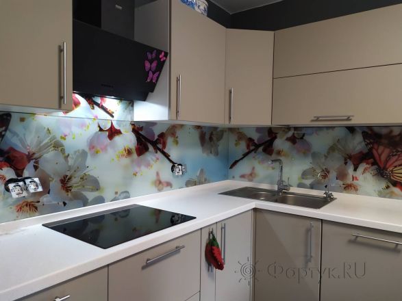 Стеновая панель фото: бабочки на ветках, заказ #ИНУТ-6871, Серая кухня.