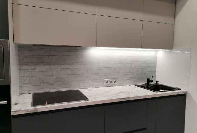 Стеновая панель фото: белая каменная стена, заказ #ИНУТ-14546, Серая кухня. Изображение 347984