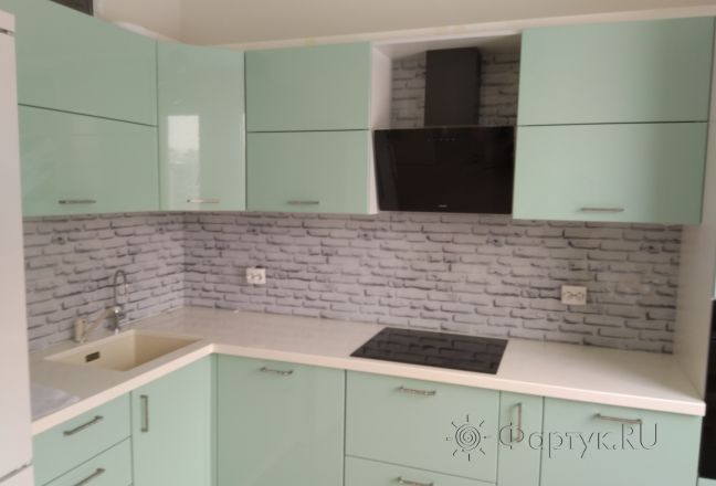 Скинали для кухни фото: белая кирпичная стена, заказ #ИНУТ-928, Зеленая кухня. Изображение 184870