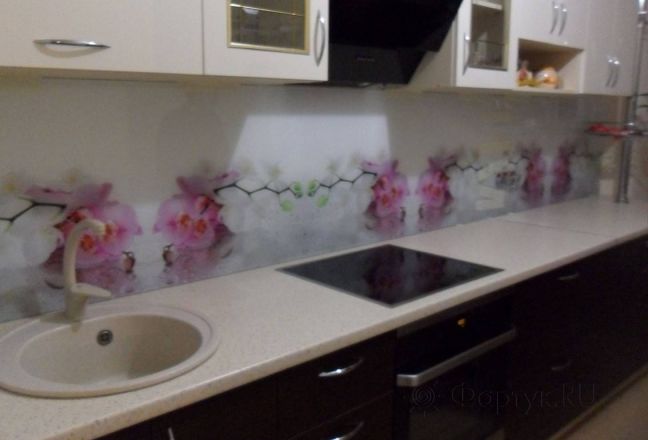 Фартук с фотопечатью фото: бело-розовые цветы в каплях росы., заказ #S-840, Коричневая кухня. Изображение 111312