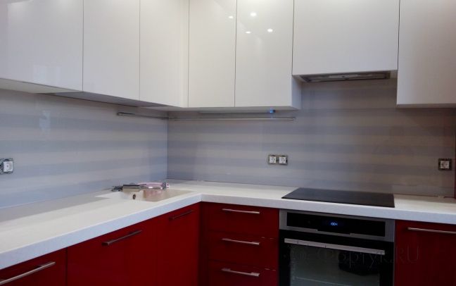 Скинали фото: бело-серые полосы, заказ #УТ-720, Красная кухня.