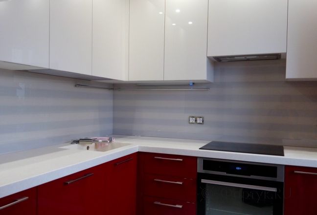 Скинали фото: бело-серые полосы, заказ #УТ-720, Красная кухня. Изображение 112536