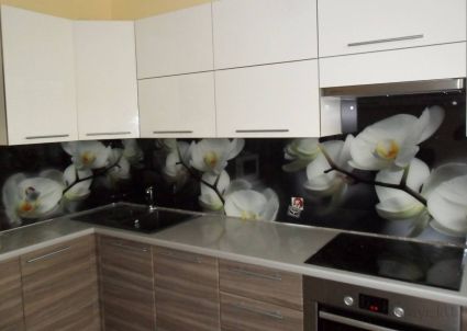 Фартук с фотопечатью фото: белые орхидеи., заказ #SN-318, Коричневая кухня.