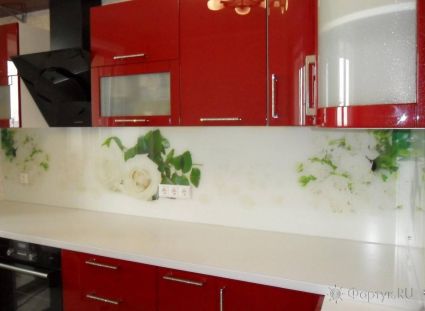 Скинали фото: белые розы, заказ #S-973, Красная кухня.