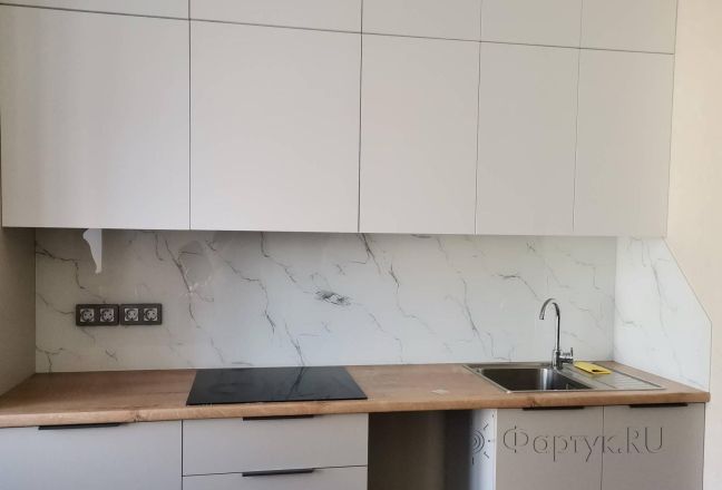 Стеновая панель фото: белый мрамор с серыми прожилками, заказ #ИНУТ-16209, Серая кухня. Изображение 348080