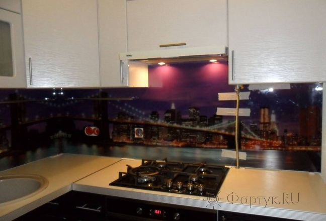 Фартук с фотопечатью фото: бруклинский мост в фиолетовом цвете., заказ #УТ-053, Коричневая кухня. Изображение 110840