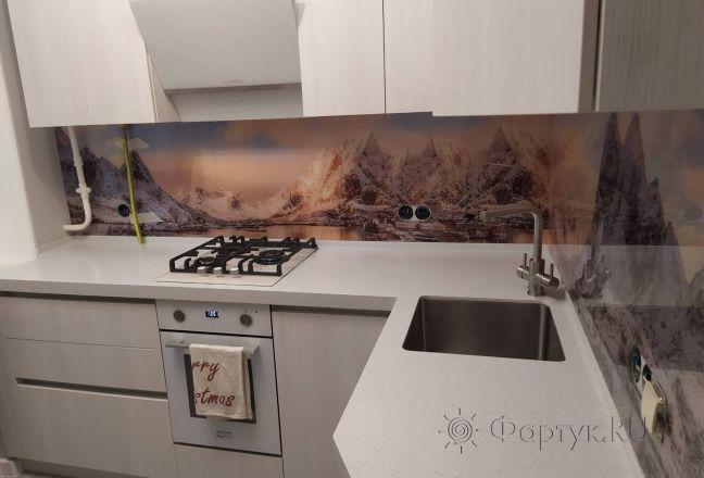 Стеновая панель фото: бухта у заснеженных гор, заказ #ИНУТ-13568, Серая кухня. Изображение 197268