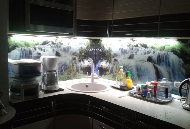 Фартук с фотопечатью фото: бурлящий  водопад., заказ #S-1063, Коричневая кухня.