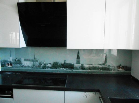 Скинали фото: черно-белый городской пейзаж., заказ #S-106, Черная кухня.