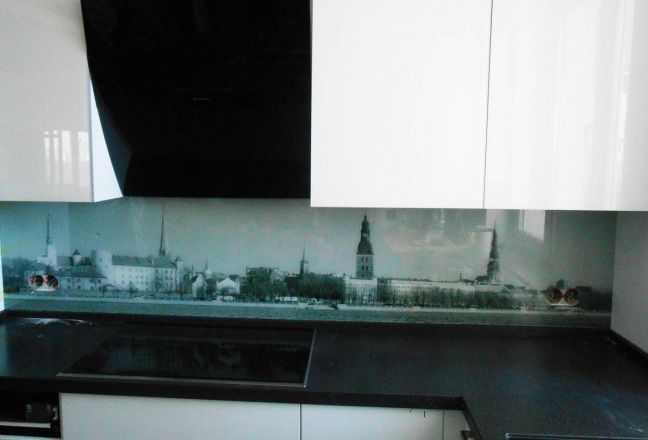 Скинали фото: черно-белый городской пейзаж., заказ #S-106, Черная кухня.