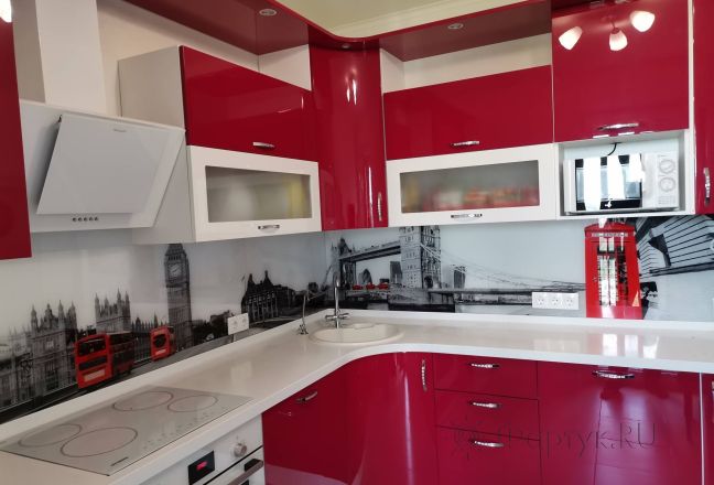 Скинали фото: черно-белый лондон с красными автобусами, заказ #ИНУТ-12746, Красная кухня. Изображение 205646