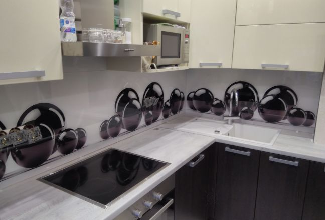 Скинали фото: черные 3d шары, заказ #ИНУТ-527, Черная кухня. Изображение 110412
