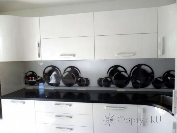 Фартук для кухни фото: черные 3d шары, заказ #SN-281, Белая кухня.