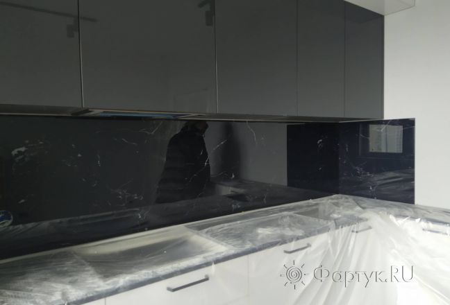 Скинали фото: черный мраморный узорчатый текстурный фон, заказ #ИНУТ-10399, Черная кухня. Изображение 334944