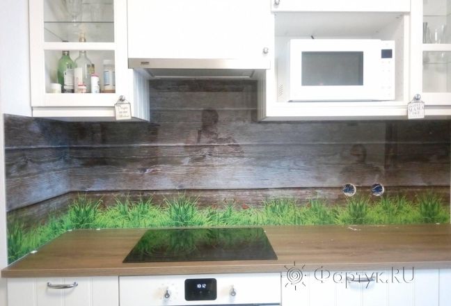 Фартук для кухни фото: деревянные доски и трава, заказ #КРУТ-922, Белая кухня. Изображение 147102