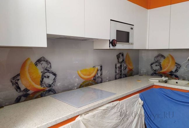 Фартук стекло фото: дольки апельсина и кубики льда, заказ #ИНУТ-8569, Оранжевая кухня. Изображение 246752