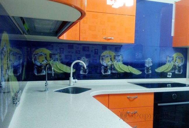 Фартук стекло фото: дольки лайма с кубиками льда , заказ #ИНУТ-437, Оранжевая кухня. Изображение 198344
