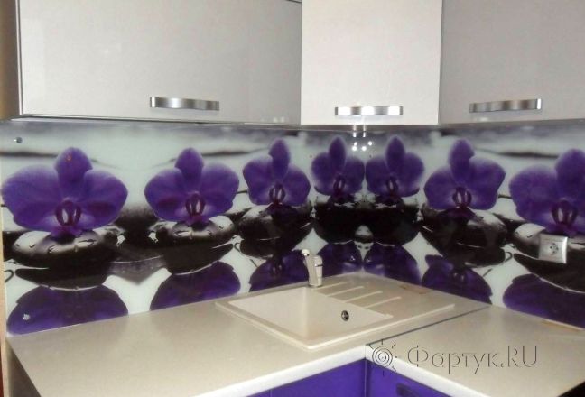 Фартук фото: фиолетовые орхидеи на камнях., заказ #S-1083, Фиолетовая кухня.