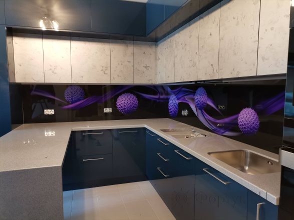 Стеклянная фото панель: фиолетовые шары на абстрактных волнах, заказ #ИНУТ-9138, Синяя кухня.