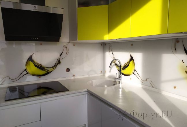 Скинали для кухни фото: фужеры с вином, заказ #ИНУТ-7275, Желтая кухня. Изображение 113288