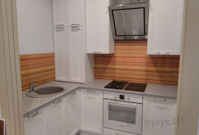 Фартук для кухни фото: горизонтальные линии, заказ #ИНУТ-498, Белая кухня. Изображение 147030