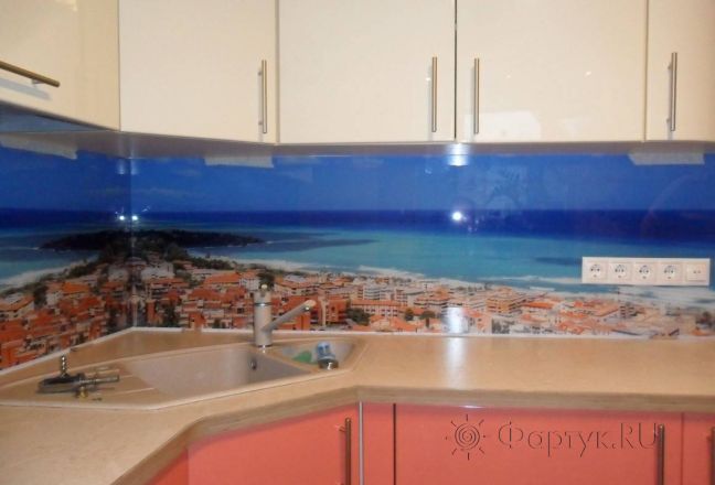 Скинали фото: город на берегу моря., заказ #S-1239, Красная кухня.