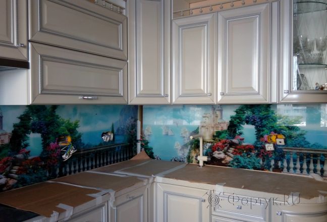 Стеновая панель фото: город у моря, заказ #УТ-1986, Серая кухня. Изображение 186060