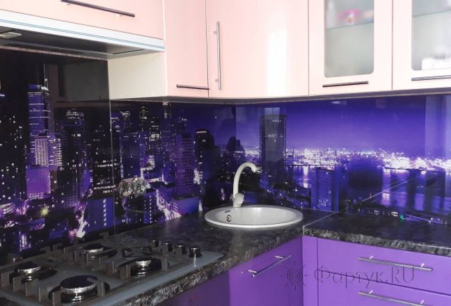 Фартук фото: город в фиолетовых тонах, заказ #ИНУТ-2871, Фиолетовая кухня. Изображение 181522