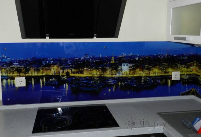 Фартук для кухни фото: город в ночной синеве., заказ #НК120525-2, Белая кухня.