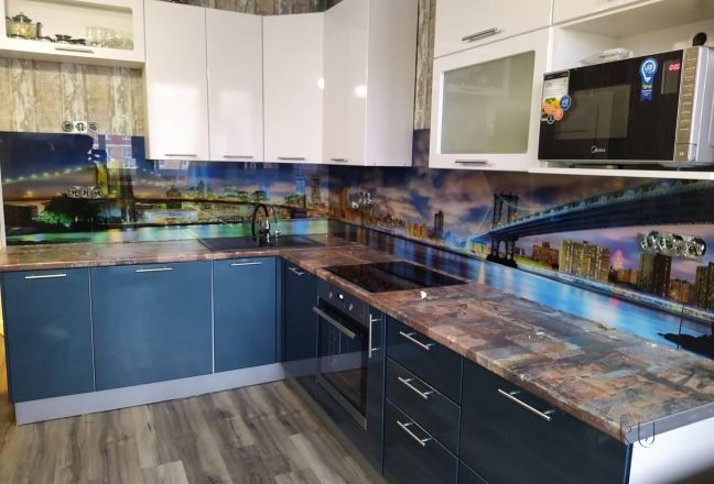 Стеклянная фото панель: городской пейзаж, заказ #ИНУТ-7715, Синяя кухня. Изображение 110860