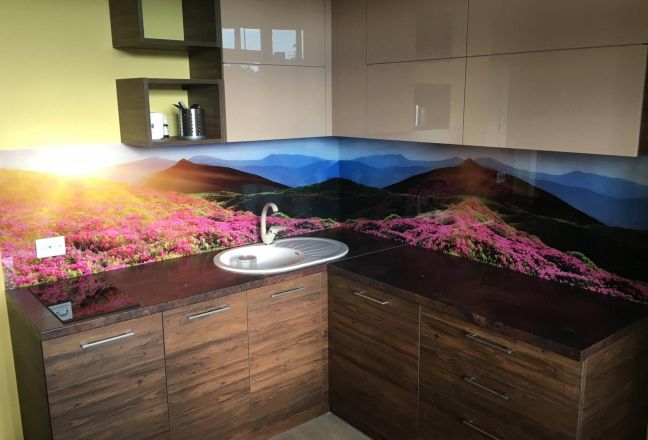 Фартук с фотопечатью фото: горы в цветах, заказ #КРУТ-1485, Коричневая кухня. Изображение 203626