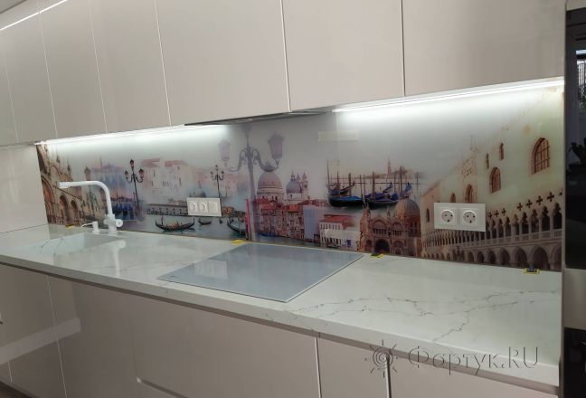 Стеновая панель фото: итальянские улочки, заказ #ИНУТ-9758, Серая кухня.