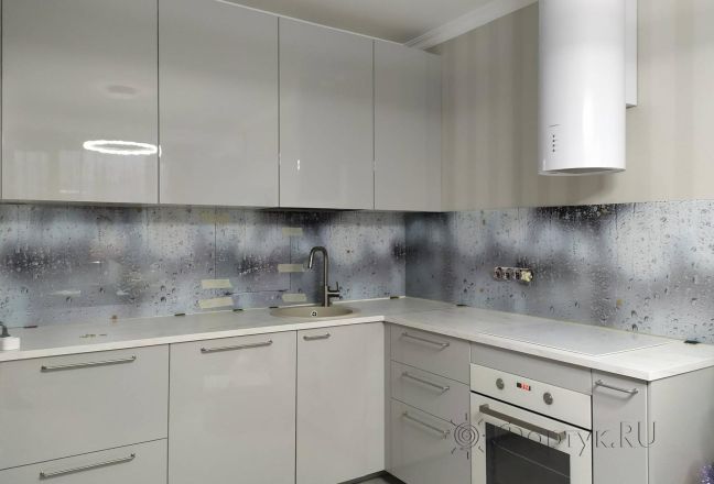 Стеновая панель фото: капли дождя на стекле, заказ #ИНУТ-5117, Серая кухня.
