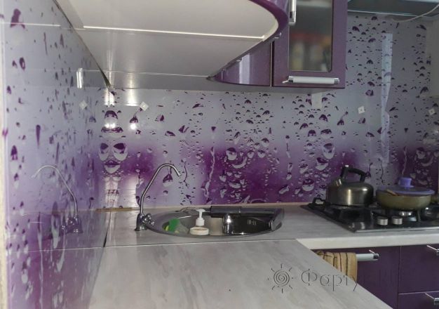 Фартук фото: капли на стекле, заказ #ИНУТ-2790, Фиолетовая кухня.